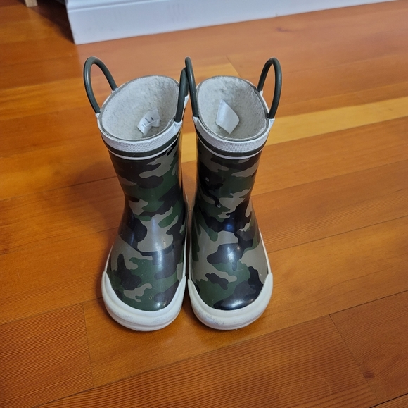 Joe Fresh Toddler Boy Camo Rainboots size 6 - Picture 2 of 4